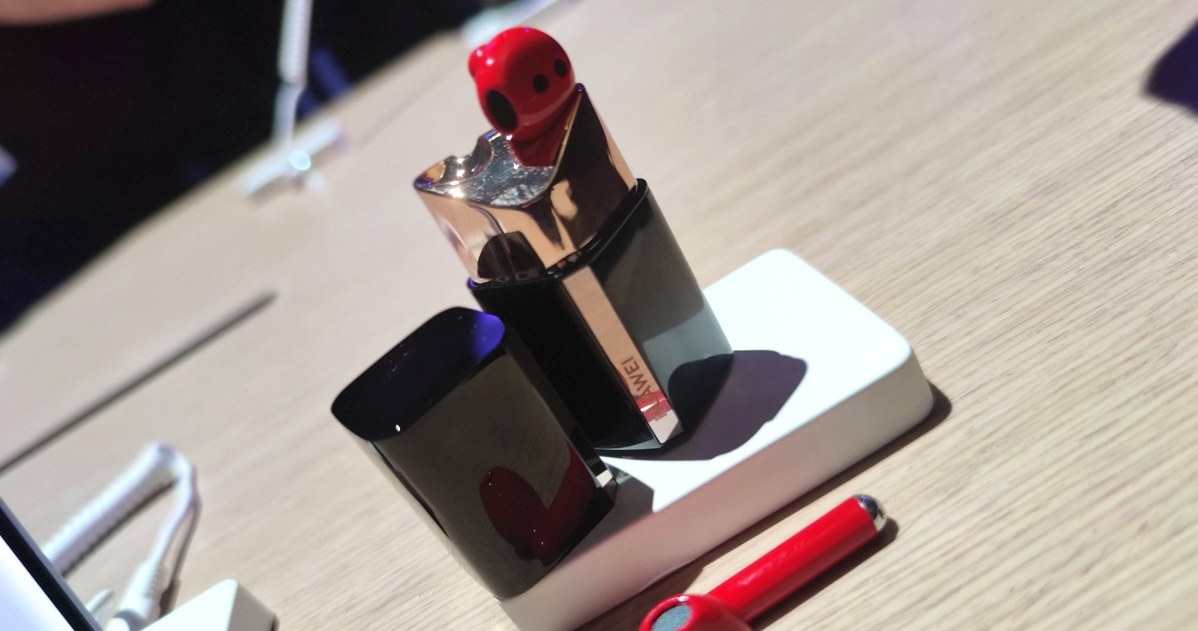 Huawei FreeBuds Lipstick /INTERIA.PL