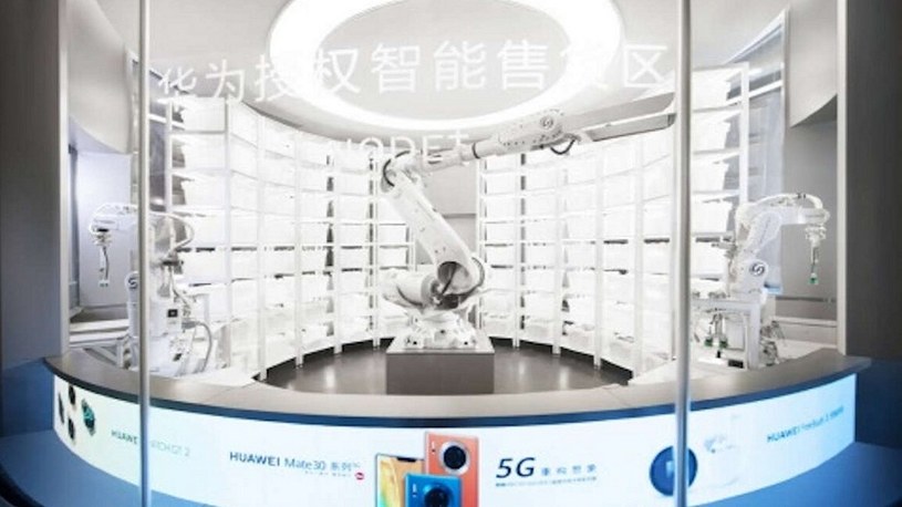 Huawei otworzył pierwszy na świecie sklep obsługiwany tylko przez roboty /Geekweek