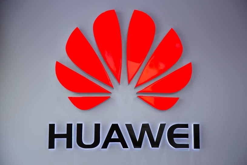 Huawei testuje nowe oprogramowanie /123RF/PICSEL