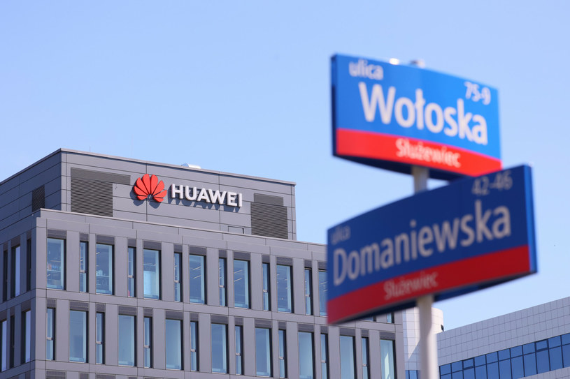 Huawei w 2019 roku pojawił się na ustach świata za sprawą afery, która wybuchła w Polsce /Paweł Wodzyński /East News