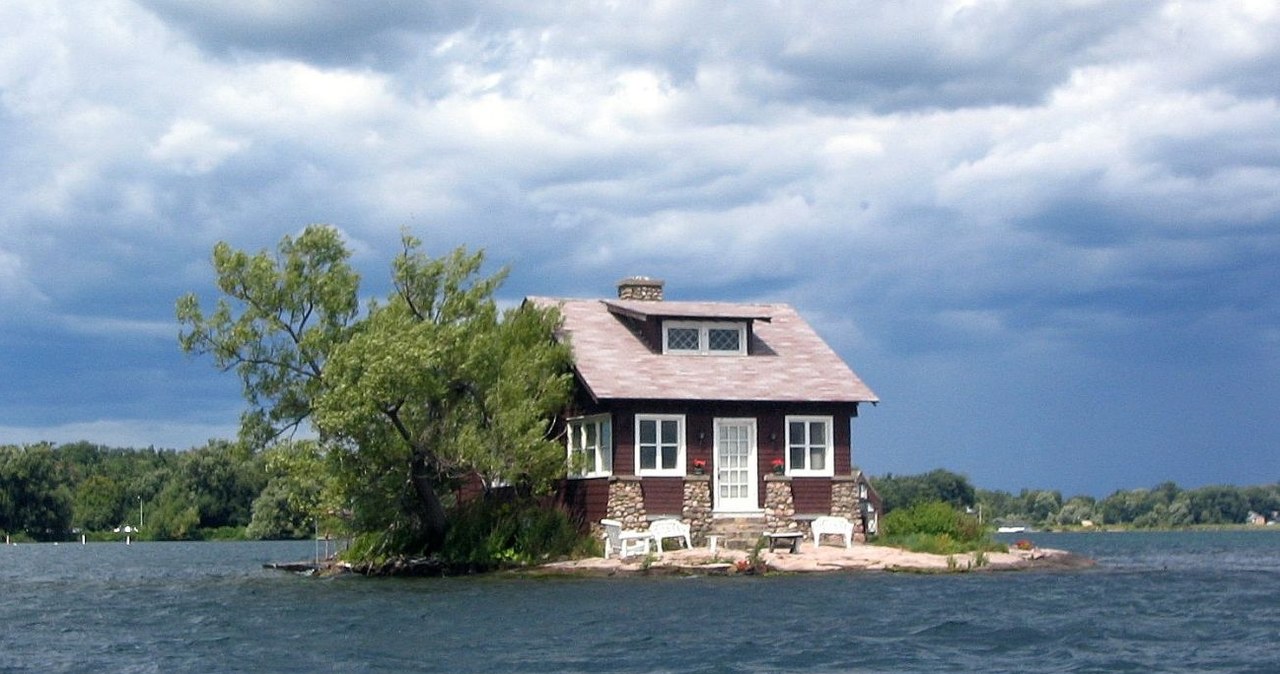 Hub Island, znana również jako Just Room Enough Island, ma zaledwie 306 metrów kwadratowych /Omegatron /CC BY-SA 3.0