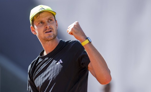 Hubert Hurkacz po operacji. Kiedy może wrócić na kort?