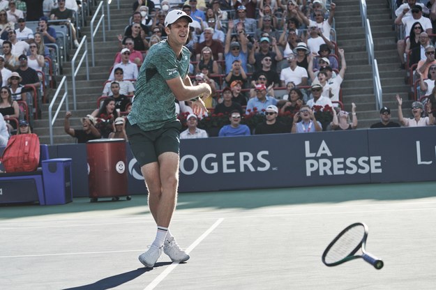 Hubert Hurkacz po przegranym finale ATP /ANDRE PICHETTE /PAP/EPA