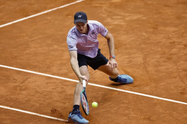 Hubert Hurkacz podczas turnieju ATP w Madrycie /Rodrigo Jimenez/ EPA /PAP/EPA