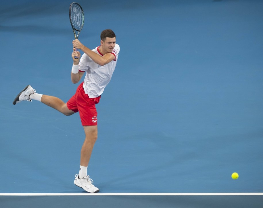 Hubert Hurkacz pokonał Włocha Lorenzo Sonego 7:5, 6:3 i awansował do drugiej rundy turnieju na twardych kortach w Auckland /CRAIG GOLDING /PAP/EPA