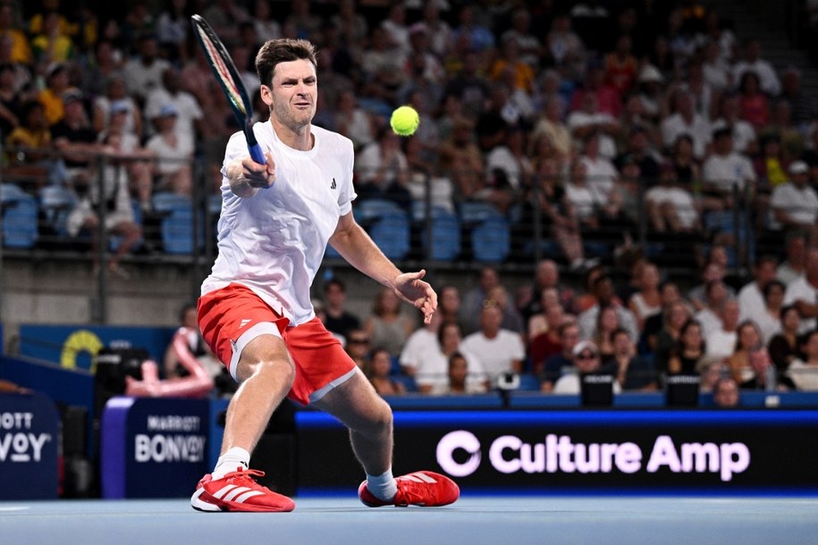 Hubert Hurkacz przegrał z de Minaurem /Dan Himbrechts /PAP/EPA