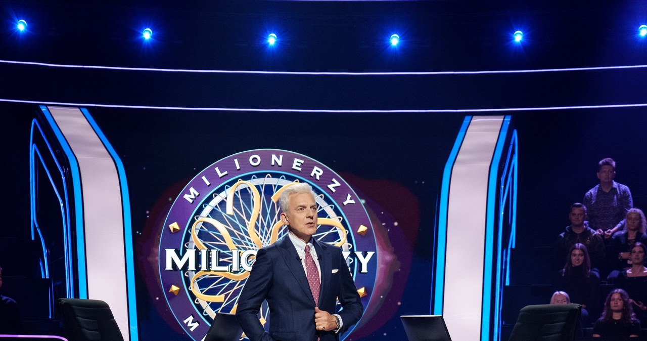 Hubert Urbański w nowym studiu "Milionerów" /Polsat /materiały prasowe