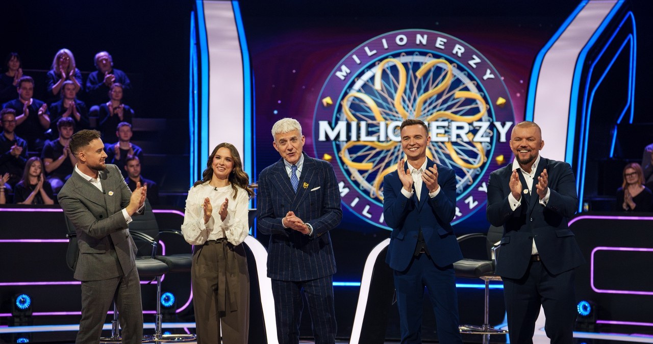 Hubert Urbański z gwiazdami specjalnego odcinka "Milionerów" /Maciej Piórko /Polsat