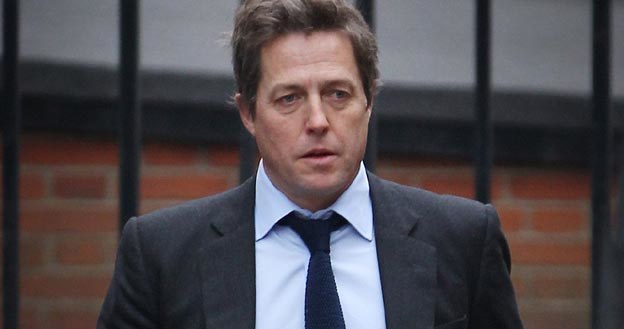 Hugh Grant stał się nieformalnym rzecznikiem walki z brytyjskimi bulwarówkami - fot. P. Macdiarmid /Getty Images/Flash Press Media