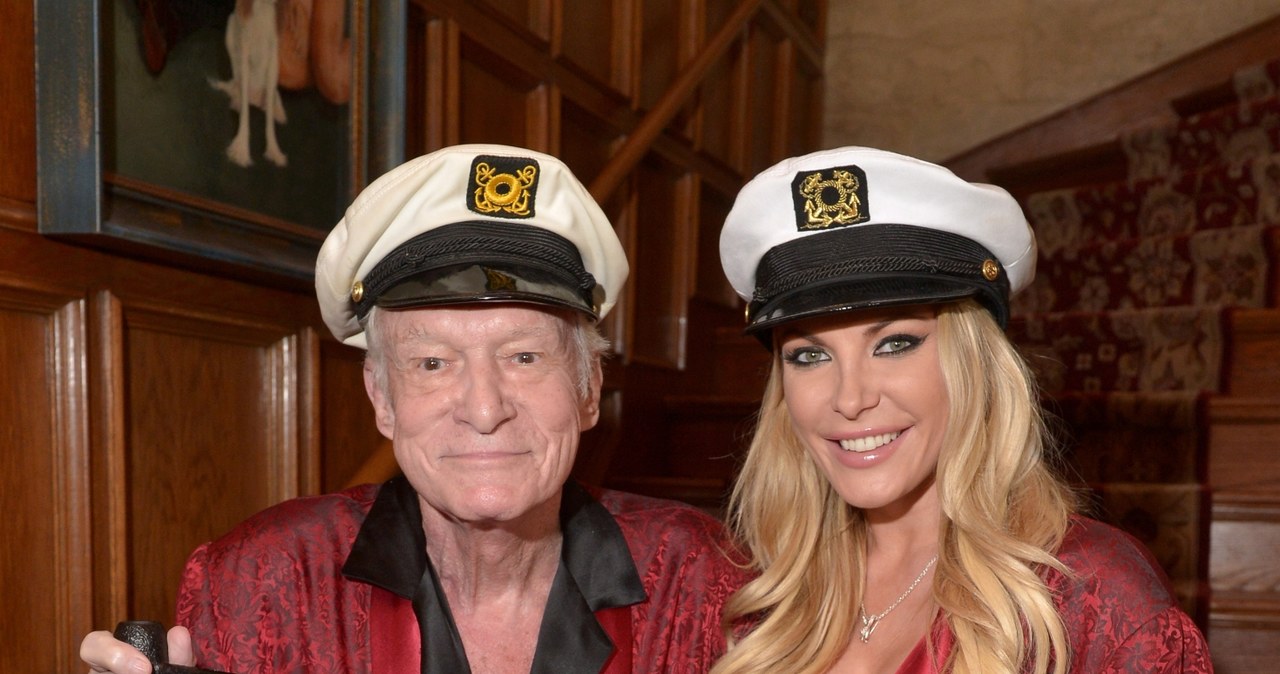 Hugh Hefner z ukochaną fajką, w ulubionym szlafroku i w towarzystwie najnowszej żony - Crystal Hefner /Charley Gallay /Getty Images