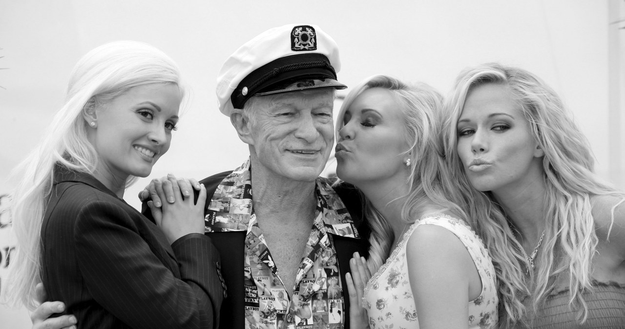 Hugh Hefner ze swymi przyjaciółkami: Holly Madison, Bridget Marquardt i Kendrą Wilkinson /STR /PAP/EPA