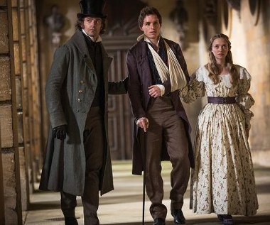 Hugh Jackman, Eddie Redmayne i Amanda Seyfried w scenie z filmu "Les Miserables: Nędznicy"
