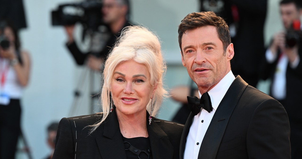 Hugh Jackman i jego żona Deborra-Lee Furness na festiwalu w Wenecji 2022 /Stephane Cardinale - Corbis /Getty Images