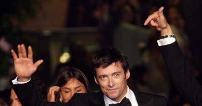 Hugh Jackman podczas festiwalu w Cannes /AFP