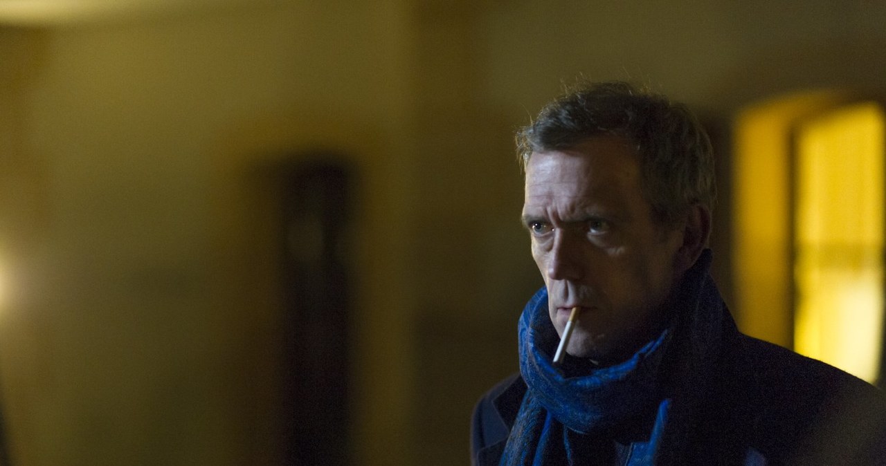 Hugh Laurie w "Nocnym recepcjoniście" /AMC /materiały prasowe