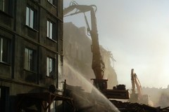 Huk, pył i gruz w ścisłym centrum Katowic