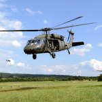 Huk śmigłowców Black Hawk nad Warszawą. Co się dzieje w stolicy?