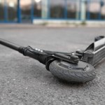 Hulajnoga elektryczna, ciężarówka, lokalna droga. 11-latek nie żyje