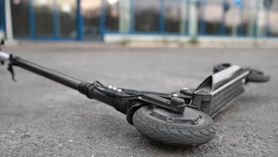 Hulajnoga elektryczna, ciężarówka, lokalna droga. 11-latek nie żyje