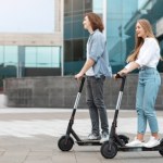 Hulajnogi elektryczne pod lupą. Co powoduje większość wypadków?