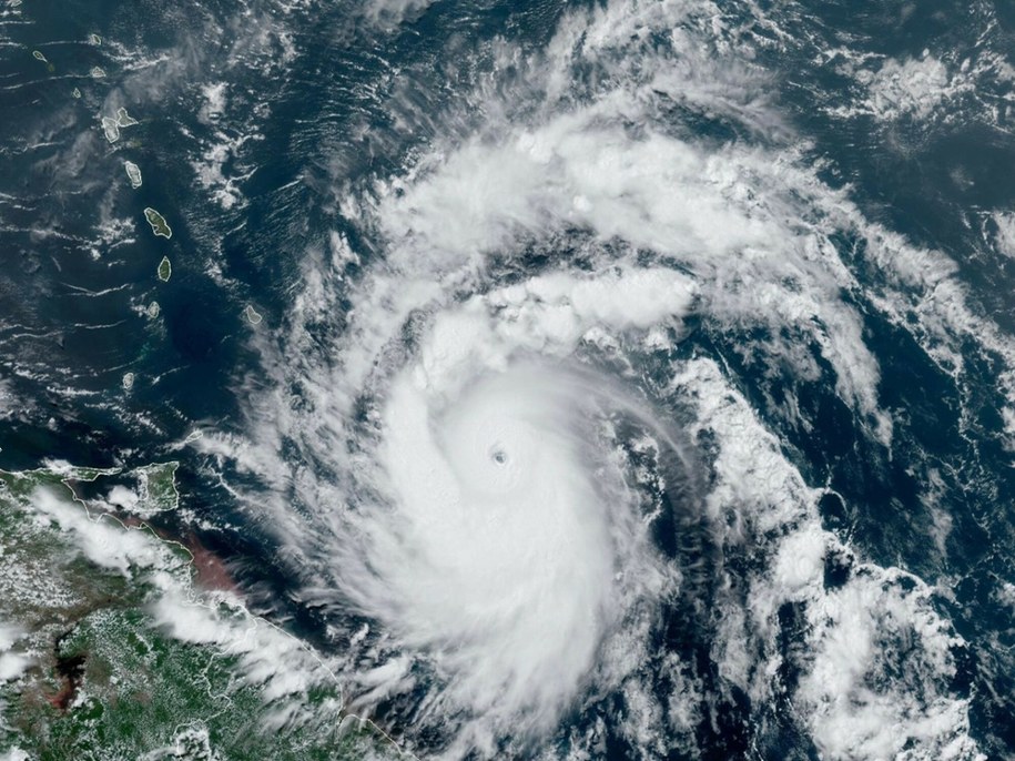 Huragan Beryl okiem satelity GOES 30 czerwca /AFP PHOTO / NOAA / GOES /East News