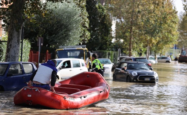Huragan Ciaran zbiera śmiertelne żniwo w Europie