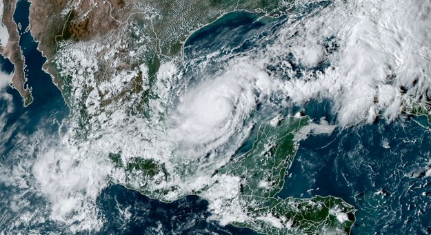 Huragan Milton nad Zatoką Meksykańską /AFP PHOTO / NOAA / RAMMB /East News