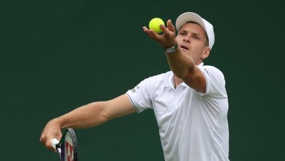Hurkacz i Linette awansowali do drugiej rundy turnieju w Wimbledonie