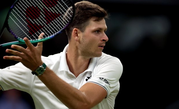 Hurkacz za burtą Wimbledonu. Polak walczył jak lew z Djokoviciem