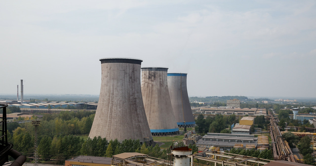 Huta ArcelorMittal w Dąbrowie Górniczej /Tomasz Kawka /Agencja SE/East News