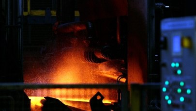 Huta ArcelorMittal wysyła pracowników umysłowych na urlop