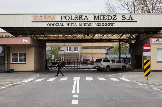 Huta miedzi należąca do koncernu wydobywczego KGHM Polska Miedź S.A w Głogowie /PAP