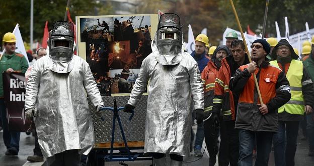 Hutnicy protestowali dzisiaj w Brukseli /AFP