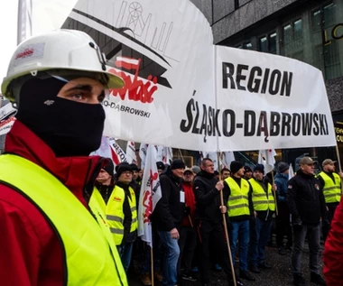 Hutnicy protestują w Warszawie. “Branża może nie wytrzymać do końca roku" 