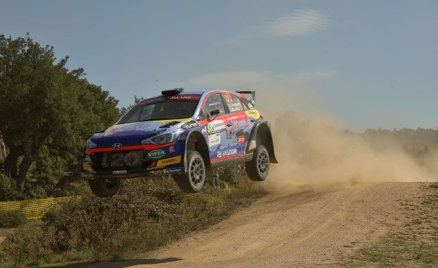 Huttunen i Lukka wygrywają Rajd Sardynii w WRC 3