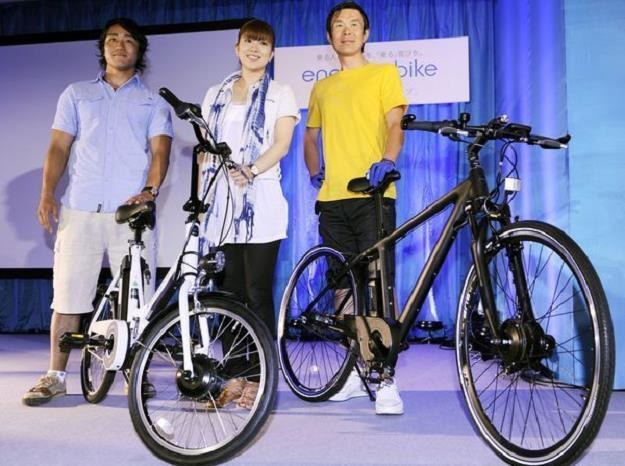 Hybrydowe rowery nie są tanie /AFP