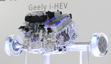 Hybrydowy napęd i-HEV od Geely ma zdetronizować Toyotę. Ile będzie palił?