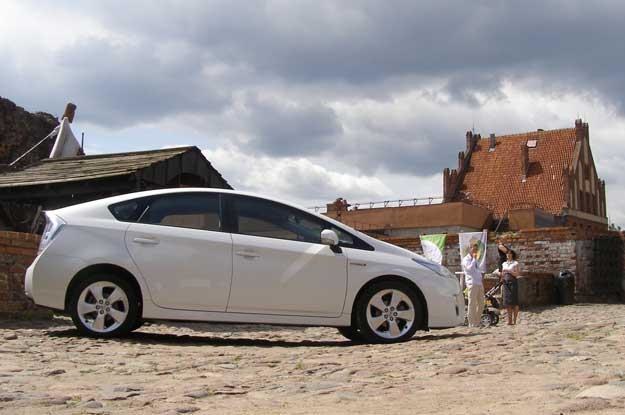 Hybrydowy prius w Toruniu. Fot  Zbigniew Juchniewicz /Informacja prasowa