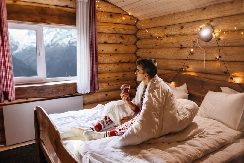 Hygge to nie tylko moda i styl zdjęć na Instagramie z gorącymi kubkami i wełnianymi skarpetami, ale cała koncepcja kultury, na którą składają się rytuały /123RF/PICSEL