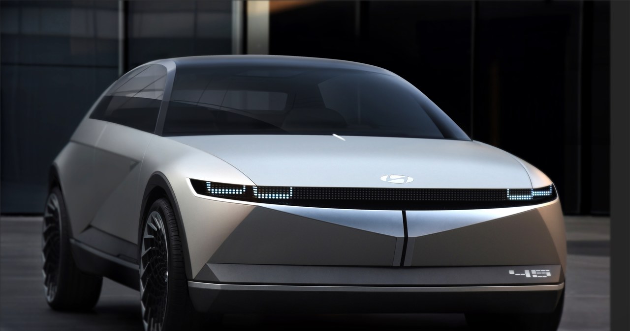 Hyundai 45 EV Concept /Hyundai