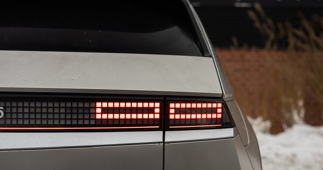 Hyundai Ioniq 5 - pikselowe światła sprawiają niezwykłe wrażenie /Karol Tynka /INTERIA.PL