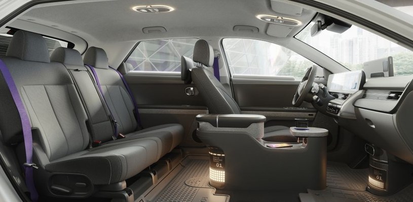 Hyundai IONIQ 5 Robotaxi ma zmodyfikowane wnętrze, aby podnieść komfort podróżnych /materiały promocyjne