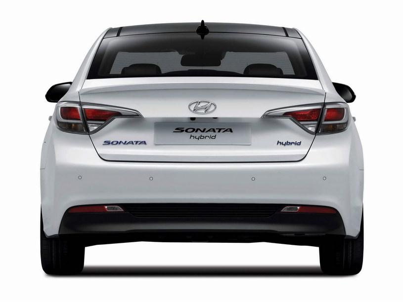 Hyundai Sonata Hybrid (2016) /Hyundai