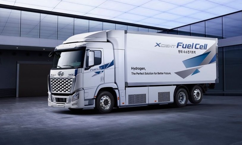 Hyundai XCIENT to pierwsza na świecie wodorowa ciężarówka /.