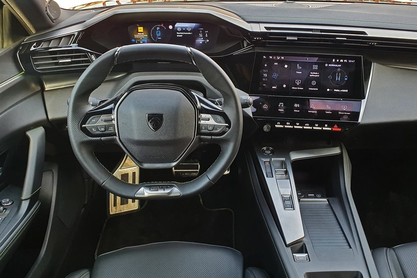I-Cockpit to znak rozpoznawczy wnętrz modeli Peugeota /Michał Domański /INTERIA.PL