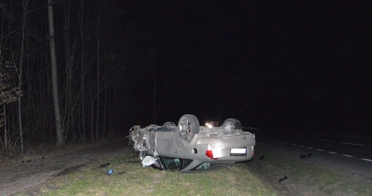 ... i wymusił pierwszeństwo na wyprzedzającym go pijanym kierowcy Audi /Policja