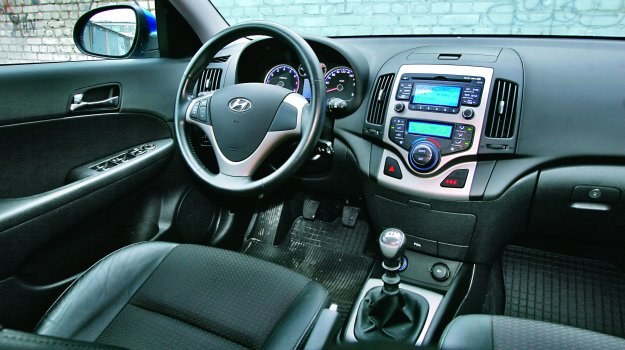 Używane Hyundai i30 i Toyota Auris Motoryzacja w INTERIA.PL