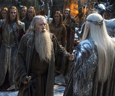 Ian McKellen w scenie z filmu "Hobbit: Bitwa Pięciu Armii"