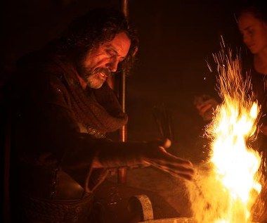 Ian McShane w scenie z filmu "Hercules"