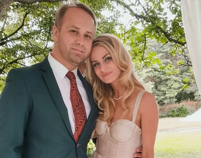 Ich miłość narodziła się w eksperymencie. Zakochani wzięli ślub marzeń